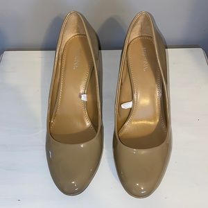 Merona Pump Size 8. EUC